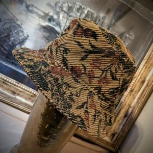 Bucket hat